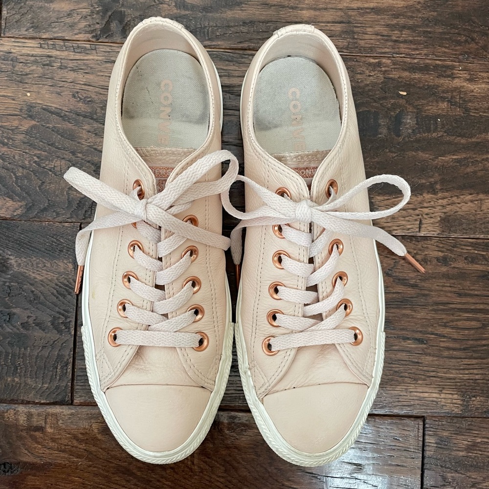 Leather Rose Gold Converse Low Top Sneaker Women’s Size 8.5M